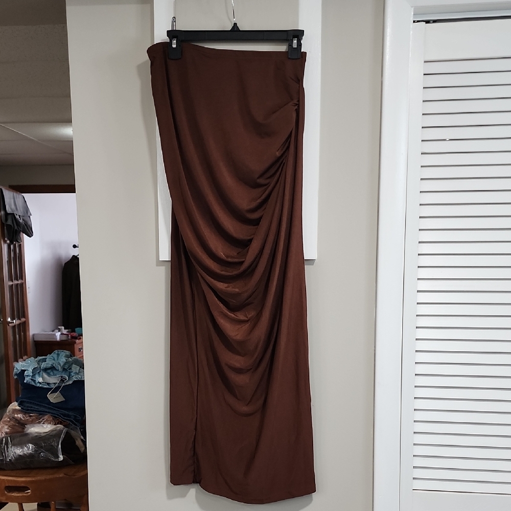 Brown Ladies Long Skirt, Large. Draped Fabric With Side Slit